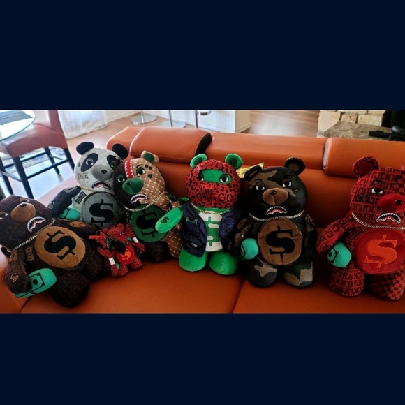 SPRAYGROUND Teddy Bear Backpacks.Prices reflect average price per Bear - Picture 4 of 14